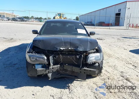 2019 Chrysler 300 300S z USA, uszkodzony, nr VIN 2C3CCABG2KH517193